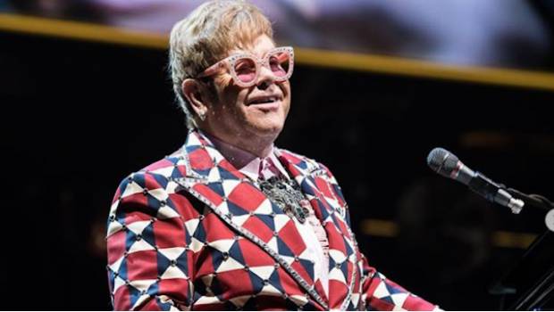 Este tierno comercial navideño de Elton John te hará llorar. Noticias en tiempo real