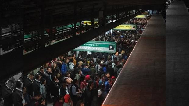 Reportan caos en Línea B del Metro por falla en marcha de trenes. Noticias en tiempo real