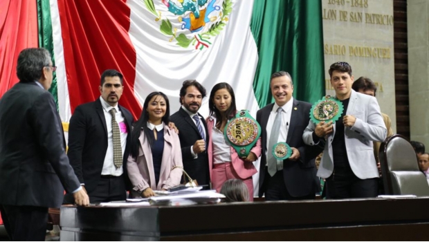 Reconocen a boxeadora Yesenia Guadalupe en Congreso. Noticias en tiempo real