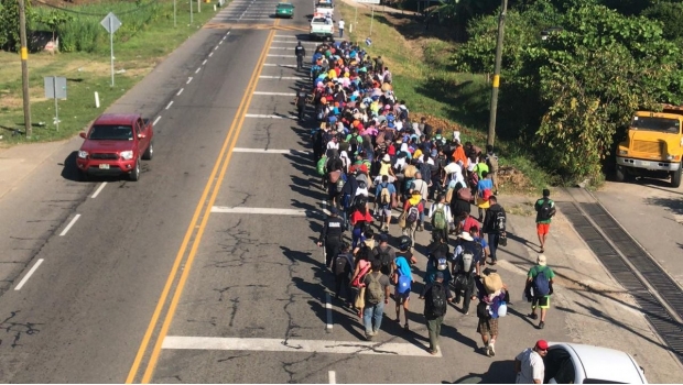 Ingresa a México nueva caravana migrante. Noticias en tiempo real