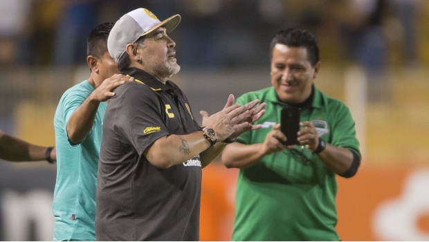 Maradona encara a fan de Dorados: “Loco las pelotas, nos vemos afuera” (VIDEO). Noticias en tiempo real