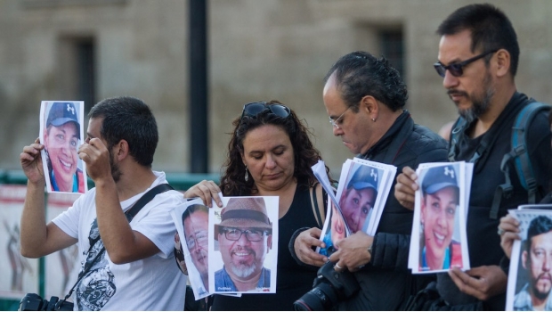 Protesta por periodistas asesinatos frente a Palacio Nacional Protesta por periodistas asesinatos frente a Palacio Nacional