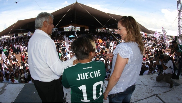 Déjelo ser niño y disfrutar del futbol: Beatriz Gutiérrez por críticas a su hijo. Noticias en tiempo real