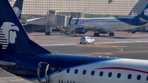 Cepillo eléctrico provoca retraso de 1 hora en vuelo de Aeroméxico. Noticias en tiempo real