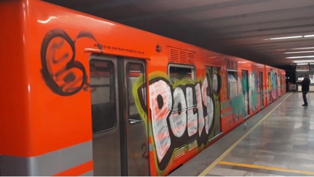 Vandalizan vagones del Metro durante la madrugada. Noticias en tiempo real