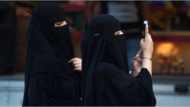 Mujeres sauditas serán notificadas de su divorcio a través de un sms. Noticias en tiempo real