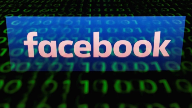 Por comportamiento ficticio, Facebook eliminó numerosas cuentas y páginas con base en Rusia. Noticias en tiempo real