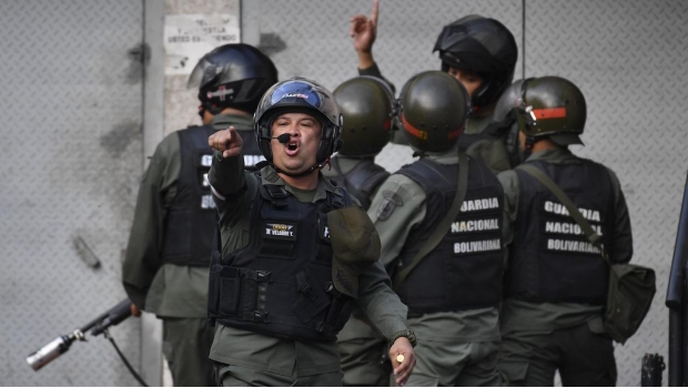 Detienen a 27 militares por sublevación contra Nicolás Maduro. Noticias en tiempo real