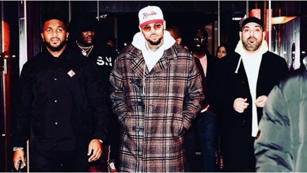 Arrestan a Chris Brown en París tras ser acusado de violación. Noticias en tiempo real