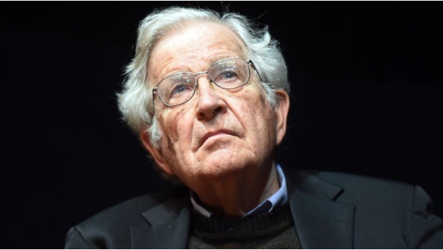 Noam Chomsky se pronuncia contra intervención de EU en 