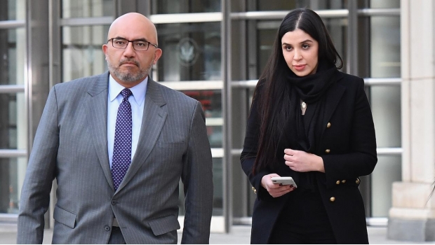 Eduardo Balarezo y Emma Coronel Eduardo Balarezo, abogado y Emma Coronel, esposa de Joaquín Guzmán Loera