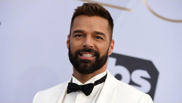 Ricky Martin impactó con nuevo look junto a su hijo Matteo en los Grammy. Noticias en tiempo real