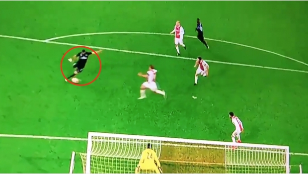 VIDEO: Benzema abre el marcador en Ámsterdam tras brillante jugada de Vinicius Jr.. Noticias en tiempo real
