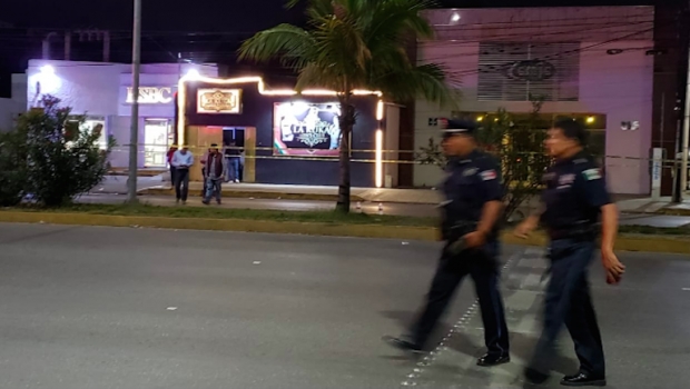 Atacan bar en Cancún; reportan al menos 5 muertos. Noticias en tiempo real