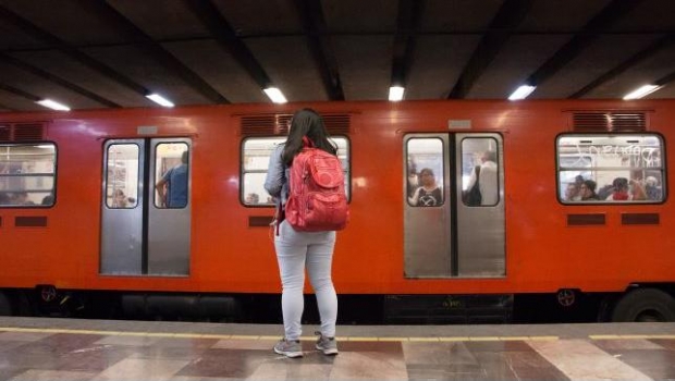 Policías evitan 9 suicidios en instalaciones del Metro. Noticias en tiempo real