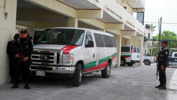 Detienen a los 200 integrantes de nueva caravana que ingresó a México. Noticias en tiempo real