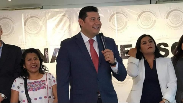 Pide Armenta encuesta "objetiva" para definir a candidato de Morena en Puebla. Noticias en tiempo real