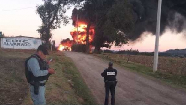 Reportan explosión de ducto de Pemex en Huauchinango. Noticias en tiempo real
