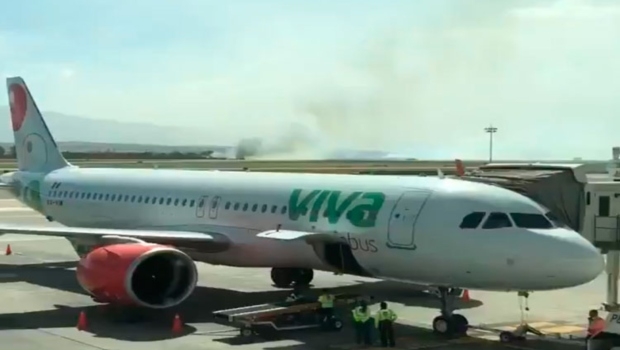 Incendio provoca retrasos en Aeropuerto de Guadalajara. Noticias en tiempo real