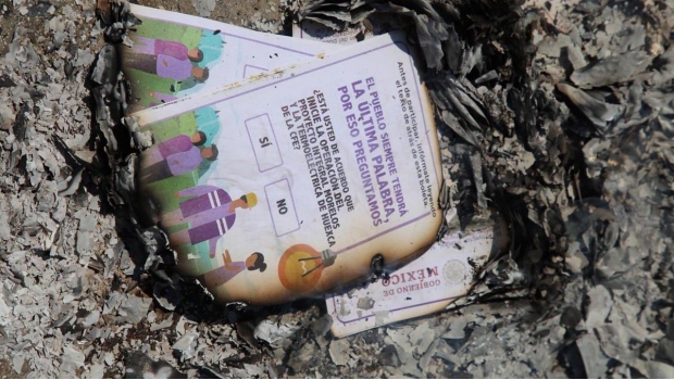 Roban e incendian boletas para consulta de termoeléctrica en Morelos (VIDEO). Noticias en tiempo real