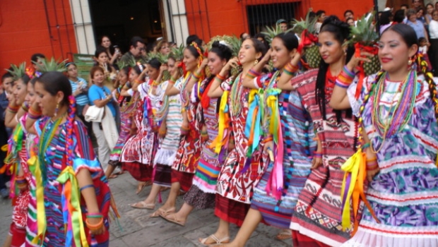 El baile "Flor de Piña" es reconocido a nivel mundial. Noticias en tiempo real