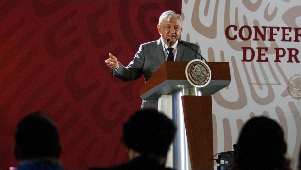 AMLO reprocha a calificadoras de riesgo por