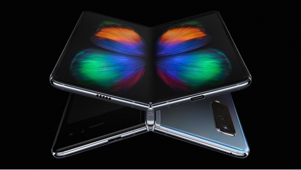 Samsung trabaja en dos teléfonos flexibles más: reporte