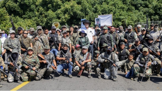 Autodefensas se dicen dispuestos a colaborar con la Guardia Nacional. Noticias en tiempo real