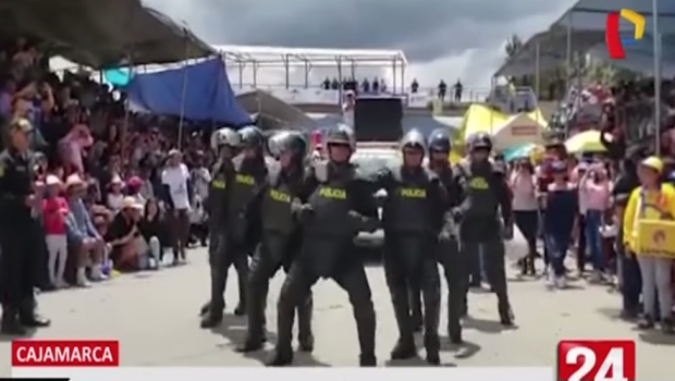 VIDEO: Policías muestran su talento al ritmo de 'Taki Taki'. Noticias en tiempo real
