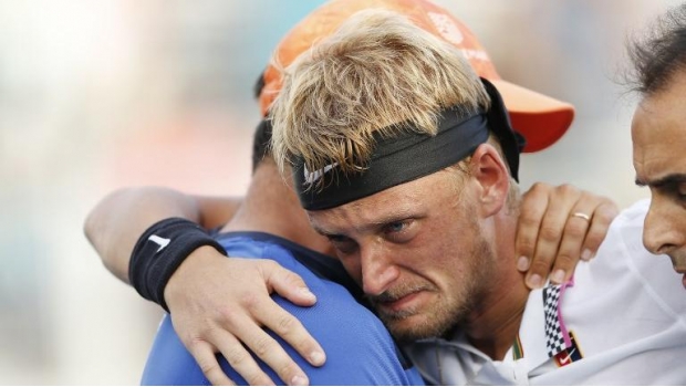 El español Nicola Kuhn sufre colapso tras extenuante partido de tenis (VIDEO). Noticias en tiempo real