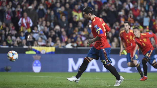 VIDEO: El penal a lo 'panenka' de Sergio Ramos con el que España debutó con victoria rumbo a la Euro 2020. Noticias en tiempo real