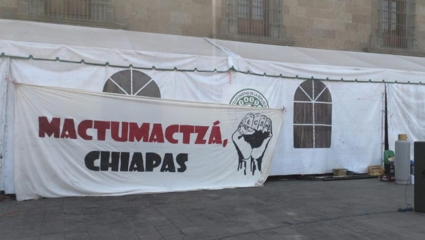 Normalistas de Chiapas levantan plantón de Palacio Nacional. Noticias en tiempo real