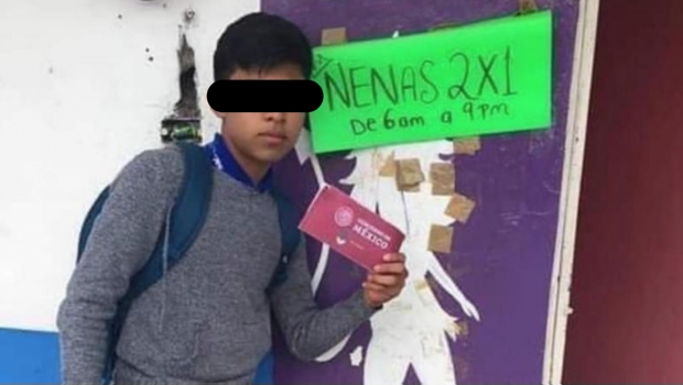 Captan a otro joven presumiendo entrega de beca Benito Juárez. Noticias en tiempo real