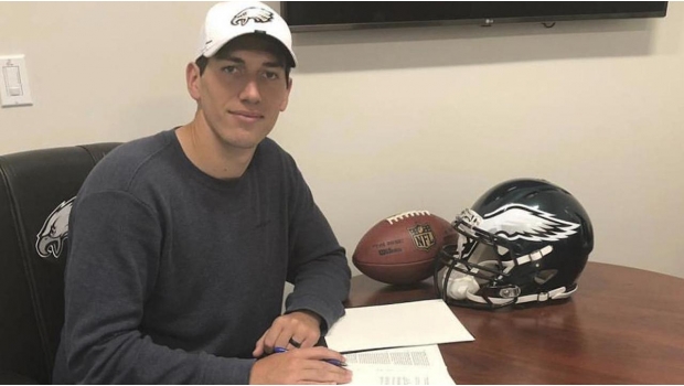 NFL tendrá sabor mexicano: Luis Pérez firma con las Águilas de Filadelfia. Noticias en tiempo real
