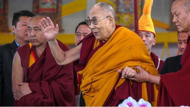 Por tos, hospitalizan al Dalái Lama. Noticias en tiempo real