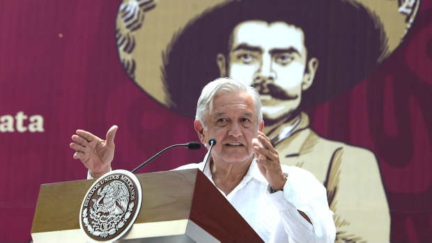 "Conservadores no bajaban de indio a Juárez", reprocha AMLO durante centenario luctuoso de Emiliano Zapata. Noticias en tiempo real