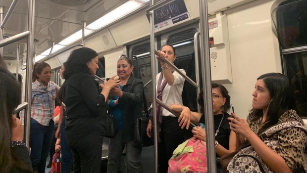 Claudia Sheinbaum vuelve a subirse al Metro. Noticias en tiempo real