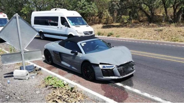 "Accidente millonario" entre un Lamborghini y un Audi R8 se registra en Morelos. Noticias en tiempo real