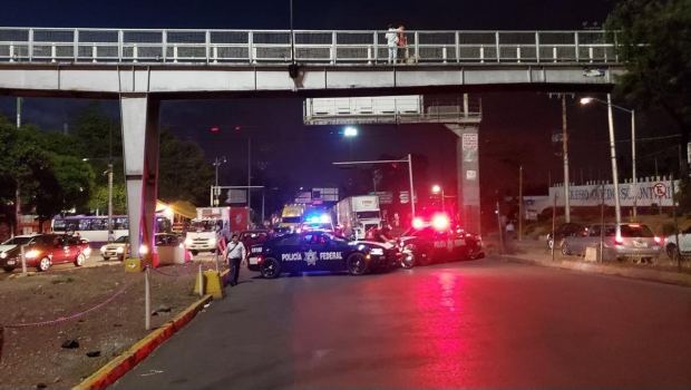 Bloquean manifestantes salida a la Autopista México - Cuernavaca. Noticias en tiempo real
