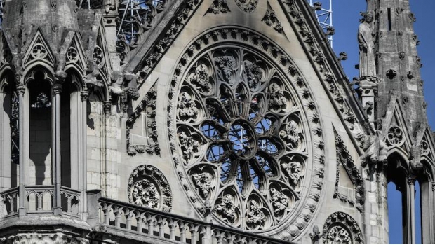 Gucci y Louis Vuitton se unen para recuperar Notre Dame