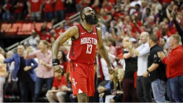 Playoffs NBA: Rockets reaccionan y se llevan el tercero de la serie ante Warriors. Noticias en tiempo real