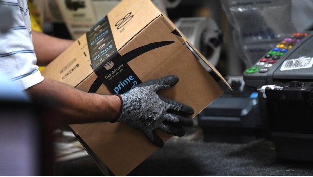 Amazon sustituiría a trabajadores con máquinas para empaquetar pedidos: Reporte. Noticias en tiempo real
