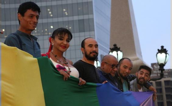 México se colorea por el Día de lucha contra la Homofobia, Lesbofobia, Transfobia y Bifobia. Noticias en tiempo real