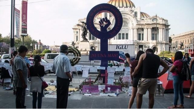 'Provida' pintan antimonumenta; piden detener "feminicidios en el vientre". Noticias en tiempo real