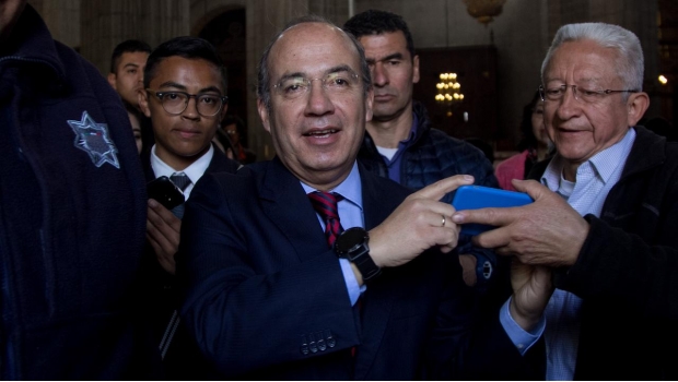 Acusa Calderón que se quita dinero a enfermos para "regalarlo" en temas electorales. Noticias en tiempo real