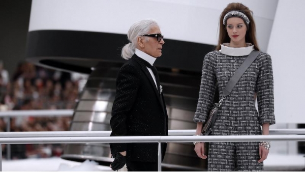 París prepara monumental homenaje a Karl Lagerfeld. Noticias en tiempo real