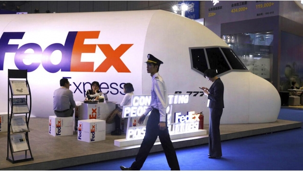 Abren investigación contra FedEx por desviar paquetes de Huawei. Noticias en tiempo real