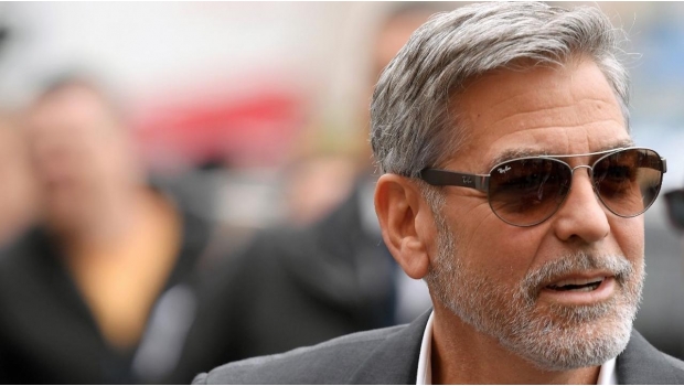 Detienen en ciudad paradisiaca a pareja condenada por falsificar la firma de George Clooney en 2014. Noticias en tiempo real