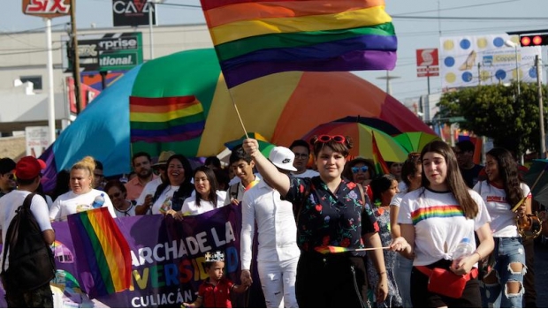 Entre lágrimas y aplausos, rechazan matrimonio igualitario en Sinaloa. Noticias en tiempo real
