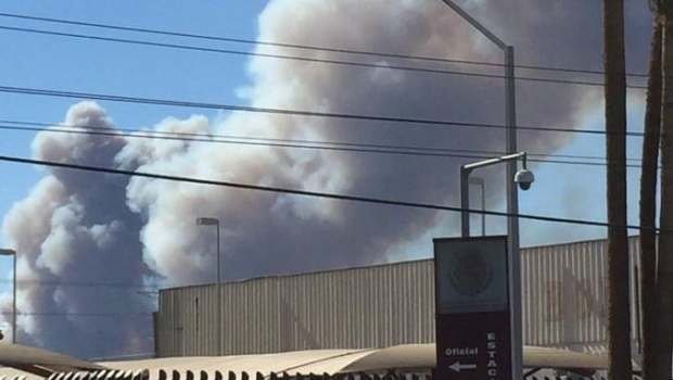 Fuerte incendio arde por horas en el Valle Imperial de California. Noticias en tiempo real